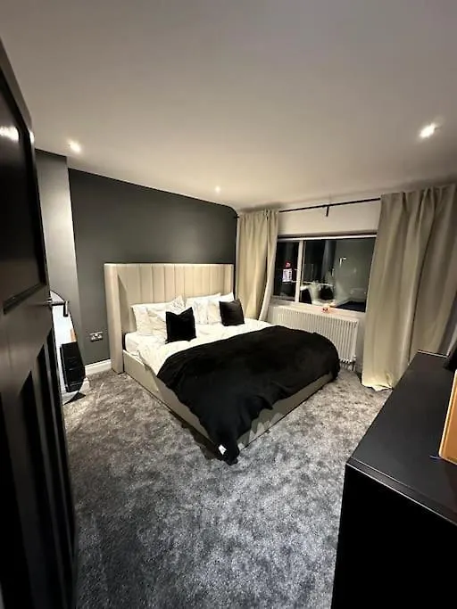 Luxury 2-Br House Ao Arena & City & Old Trafford-1