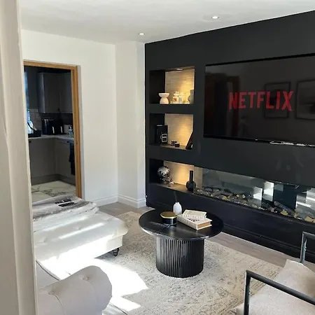 Luxury 2-Br House Ao Arena & City & Old Trafford-3